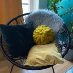 Knoten-Kissen aus Wolle