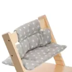 Hochstuhlkissen aus Holz mit Sternen