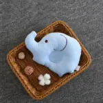 Kissen gegen den flachen Kopf des Babys – Elefant