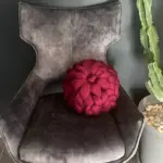 Knoten-Kissen aus Wolle